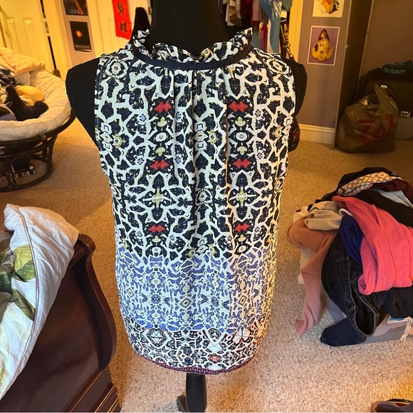 Patterned Blouse - Picture 4 of 7